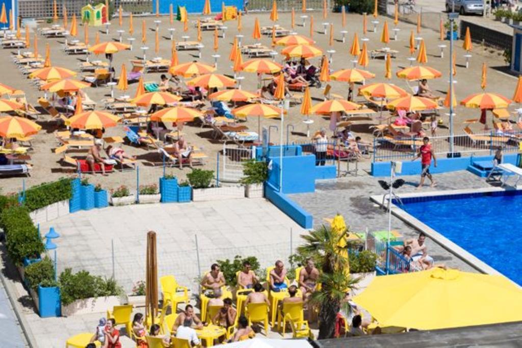 Hotel Leonardo Cesena Bagian luar foto