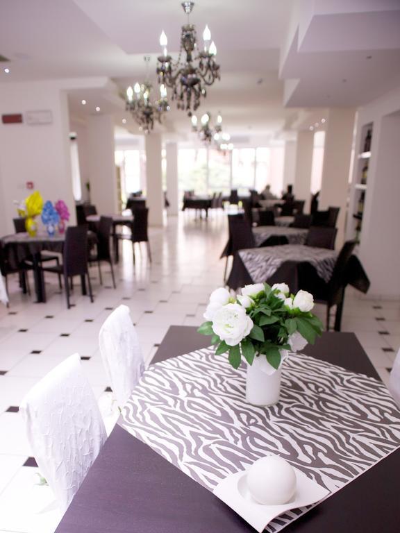 Hotel Leonardo Cesena Bagian luar foto